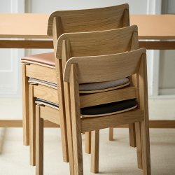 Moebe Everyday Chair Lakeret Eg/Sort L�der