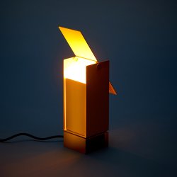 Moebe Pivoting Bordlampe Gul
