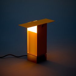 Moebe Pivoting Bordlampe Gul