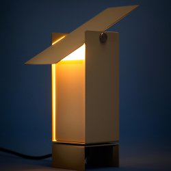 Moebe Pivoting Bordlampe Sand