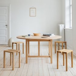 Moebe Round Dining Table 130 cm 