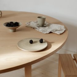 Moebe Round Dining Table 130 cm 