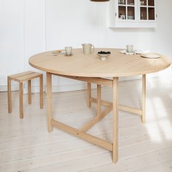 Moebe Round Dining Table 130 cm 
