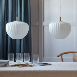 Moud Home MOMA Pendel Opal Glas og Brstet Messing