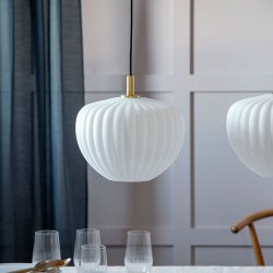 Moud Home MOMA Pendel Opal Glas og Brstet Messing