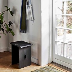 Moud Home Oak Skammel - Sortbejdset Egetr