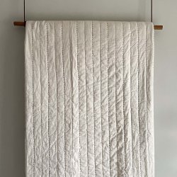 Moud Home SENSES Quiltet Sengetppe 260260 cm Beige