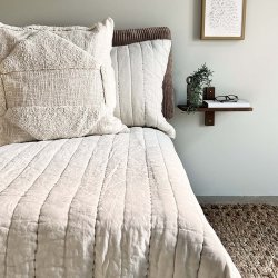 Moud Home SENSES Quiltet Sengetppe 260260 cm Beige