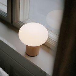 New Works Karl-Johan Portable Bordlampe - Ochre Yellow