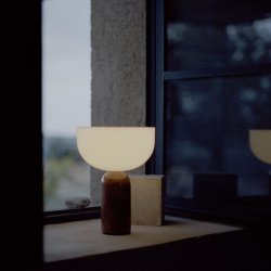New Works Kizu Portable Bordlampe - Breccia Pernice Marmor
