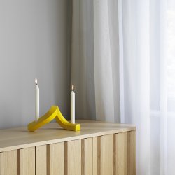 Normann Copenhagen Crooked Lysestage Two Gul