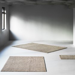 Normann Copenhagen Flick Tppe Off-White/Brun 80x200 cm