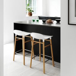 Normann Copenhagen Form Barstol 65 cm. - Egetr - Hvid