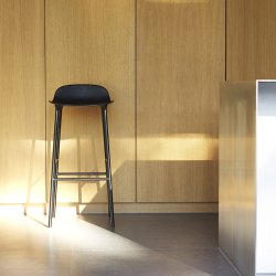 Normann Copenhagen Form Barstol 65 cm. - Stl - Sort