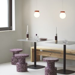 Normann Copenhagen Hinx Lampe Burgundy