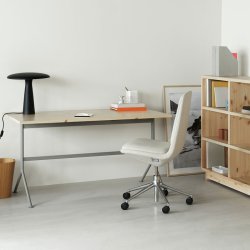 Normann Copenhagen Kip Skrivebord - Grt Stl/Fyrretr