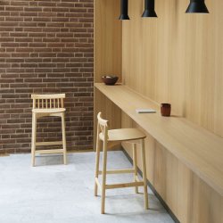 Normann Copenhagen Pind Barstol 65 cm - Ask