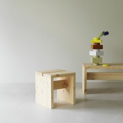 Normann Copenhagen Stretch Skammel Fyrretr - 40 cm