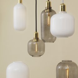 Normann Copenhagen Amp lampe Opal/Brass - Small
