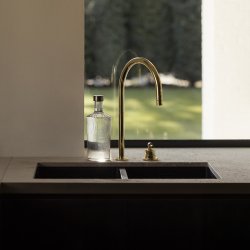 Paveau Ribbed Bottle Karaffel White Haven