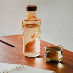 Paveau Swirl Bottle Karaffel Medium 0,75L Glow