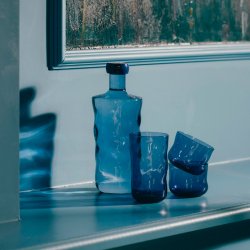 Paveau Swirl Bottle Karaffel Medium 0,75L Midnight