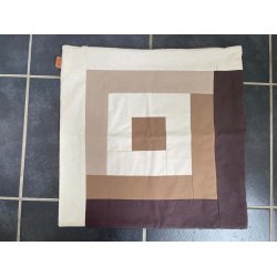 Border Patchwork pude - 50x50 - Coffee/Dark Sand - 2-SORTERING