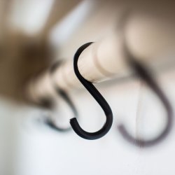 Roon &amp; Rahn Moodrack Hattehylde - Lys Eg - 52 cm