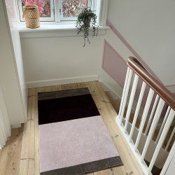 Tica Copenhagen Gulvm�tte Stripes Horisontal Bordeaux/Rose/Sand 67x120 cm