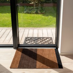 Tica Copenhagen Gulvm�tte Stripes Horisontal Cognac/M�rkebrun/Sort 60x90 cm