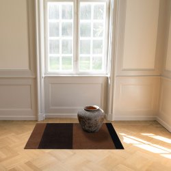 Tica Copenhagen Gulvm�tte Stripes Horisontal Cognac/M�rkebrun/Sort 90x130 cm
