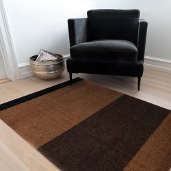 Tica Copenhagen Gulvm�tte Stripes Horisontal Cognac/M�rkebrun/Sort 90x130 cm