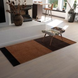 Tica Copenhagen Gulvm�tte Stripes Horisontal Cognac/M�rkebrun/Sort 90x200 cm