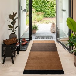 Tica Copenhagen Gulvm�tte Stripes Horisontal Cognac/M�rkebrun/Sort 90x200 cm