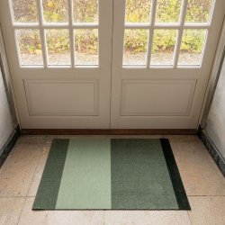 Tica Copenhagen Gulvm�tte Stripes Horisontal - Lys/St�vet/M�rk Gr�n 60x90 cm