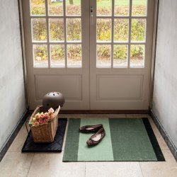 Tica Copenhagen Gulvm�tte Stripes Horisontal - Lys/St�vet/M�rk Gr�n 60x90 cm