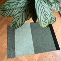 Tica Copenhagen Gulvm�tte Stripes Horisontal - Lys/St�vet/M�rk Gr�n 60x90 cm