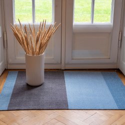 Tica Copenhagen Gulvm�tte Stripes Horisontal Lys/St�vet Bl�/St�lgr� 90x130 cm