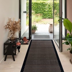 Tica Copenhagen T�ppe 100x300cm Dot Sort/Sand