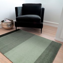 Tica Copenhagen Gulvmtte Stripes Horisontal - Lys/Stvet/Mrk Grn - 90x130 cm
