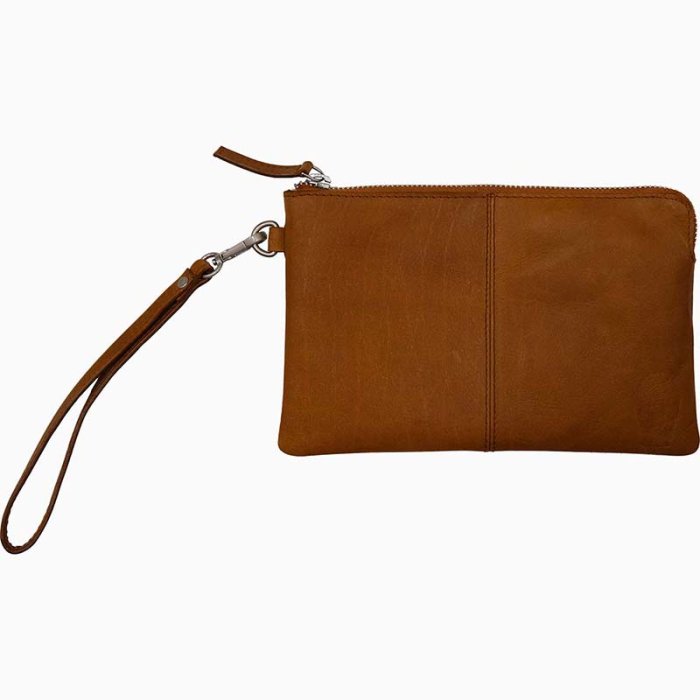 Trademark Living Alpha Clutch - Brun