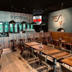 Trademark Living Bowie Barstol m/ Quiltet Ldersde