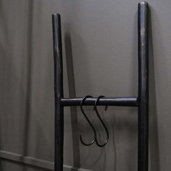 Trademark Living Carlson Trstige Sort