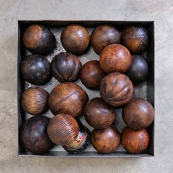 Trademark Living Thane Stor Jernbakke