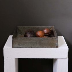 Trademark Living Thane Stor Jernbakke