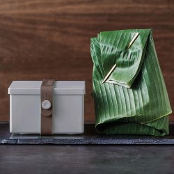 Uhmm Box - No. 02 Transparent Box/Mint Strap - 10x12 cm.