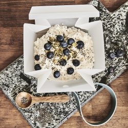 Uhmm Box - No. 02 Transparent Box/Mint Strap - 10x12 cm.